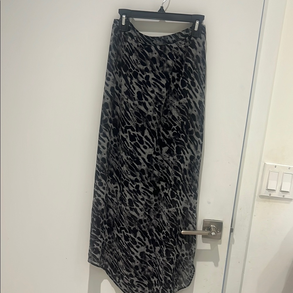 All Saints -Stylish Gray Leopard Print Skirt